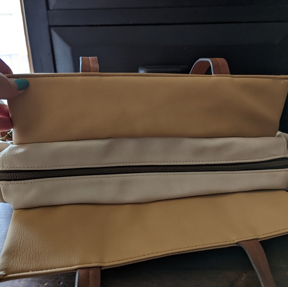 Time and Tru GG Vachetta compartment purse - Picture 3 of 5